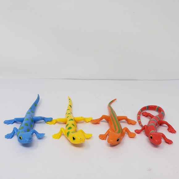 Salamander Lizards Spider Beetle Grasshopper Centipede Toy Lot - Picture 5 of 15